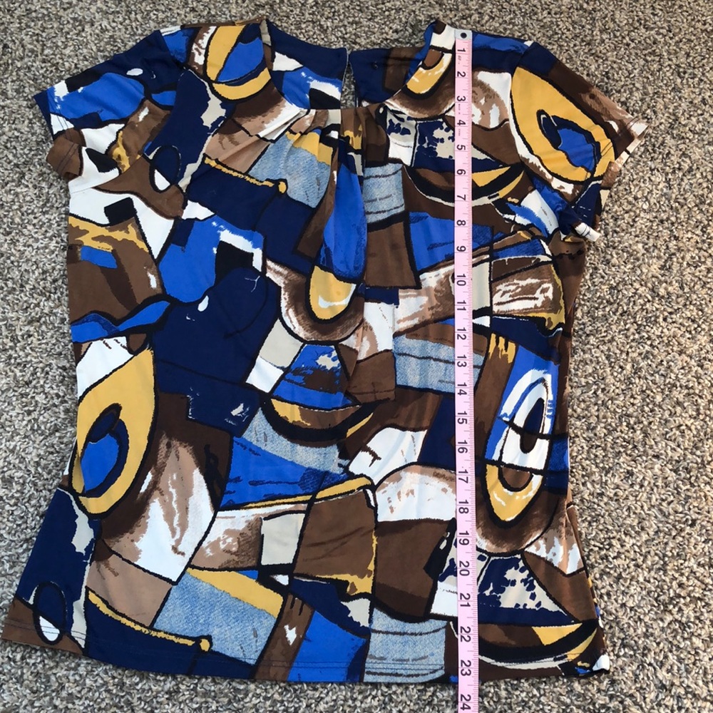 Super Lightweight Geometric Pattern Blouse - Picture 6 of 10